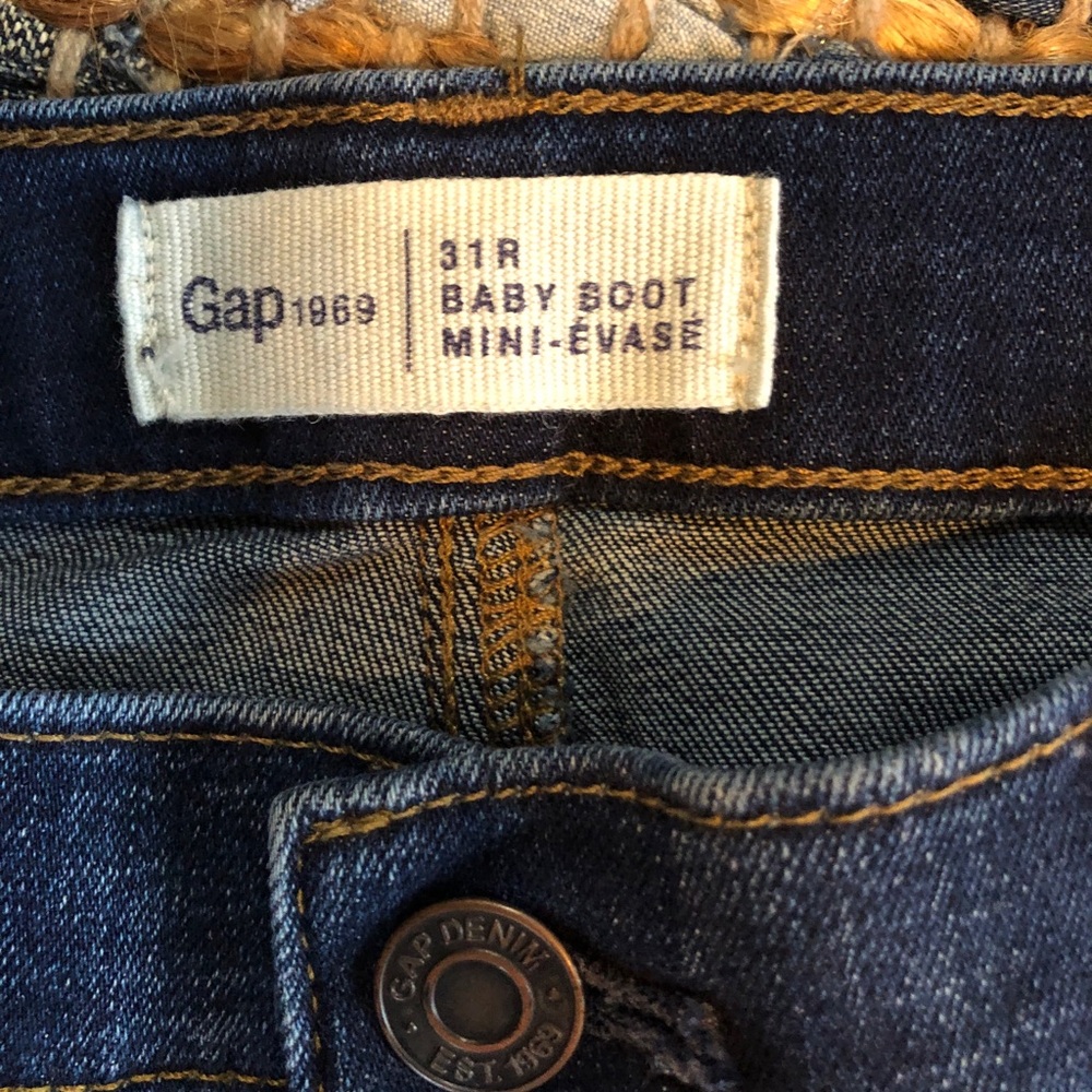 EUC Women’s GAP 1969 Baby Boot Denim